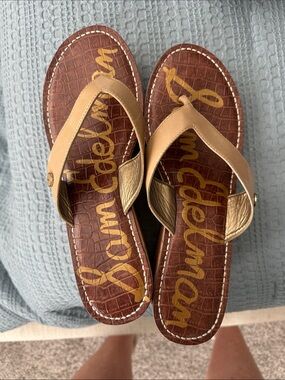 Sam Edelman Tan and Brown Croc-Embossed Leather Thong Sandals